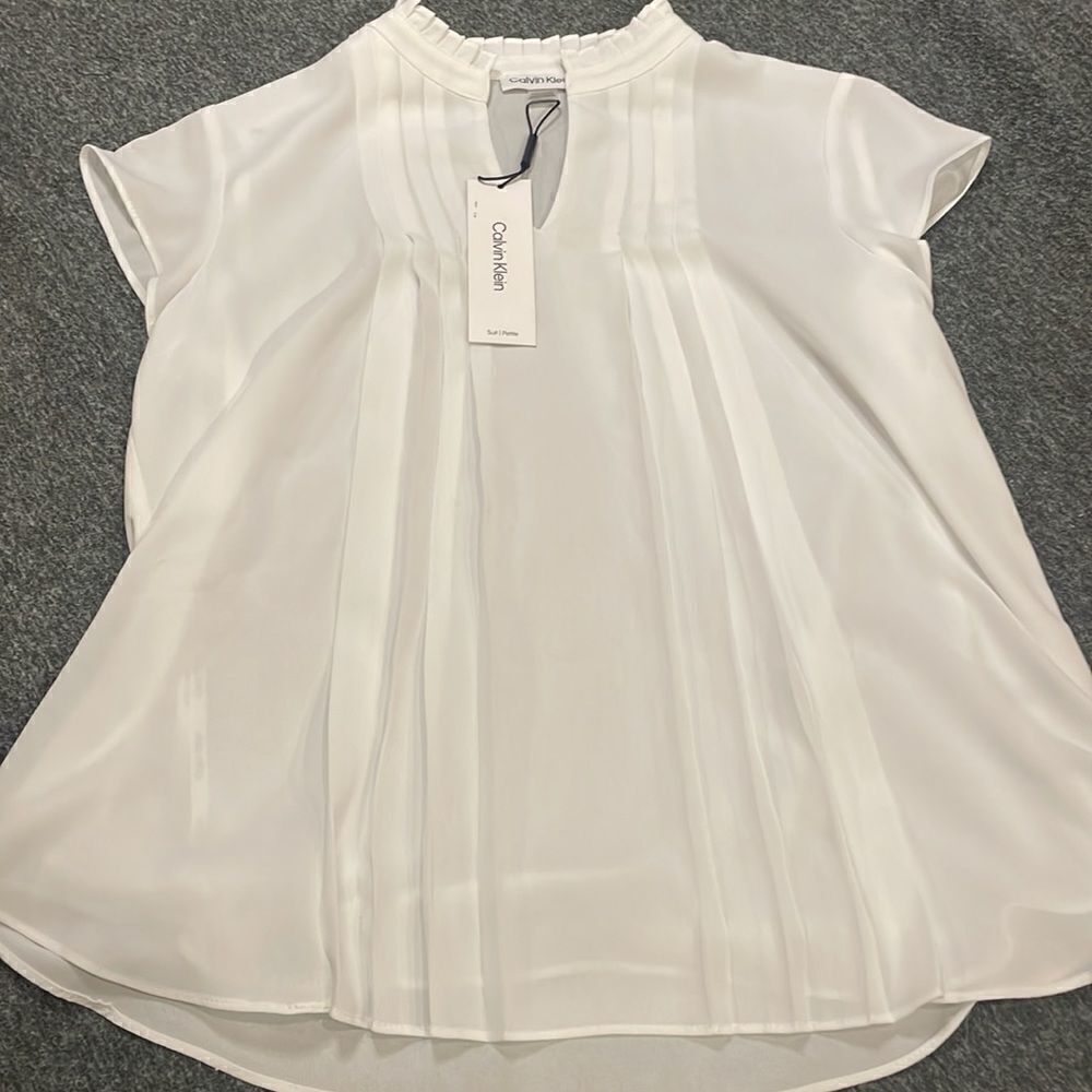 🍑 Calvin Klein Petite Ruffle-Neck Top - Picture 2 of 3